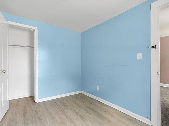 5th image of 3 Walker Ct