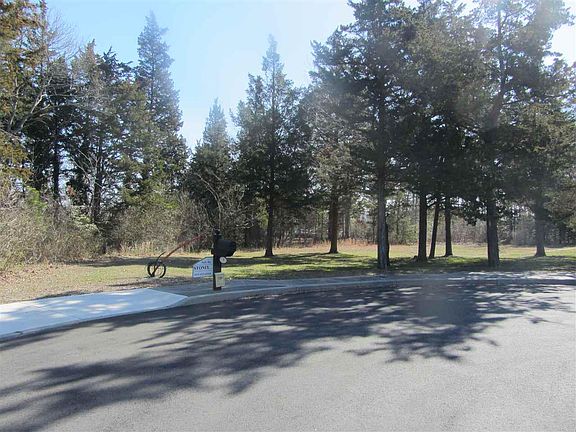 4th image of 3 Miranda Ln