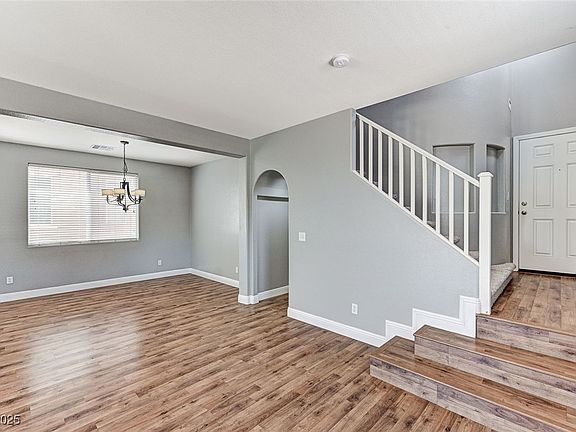 4th image of 10805 Cain Ave
