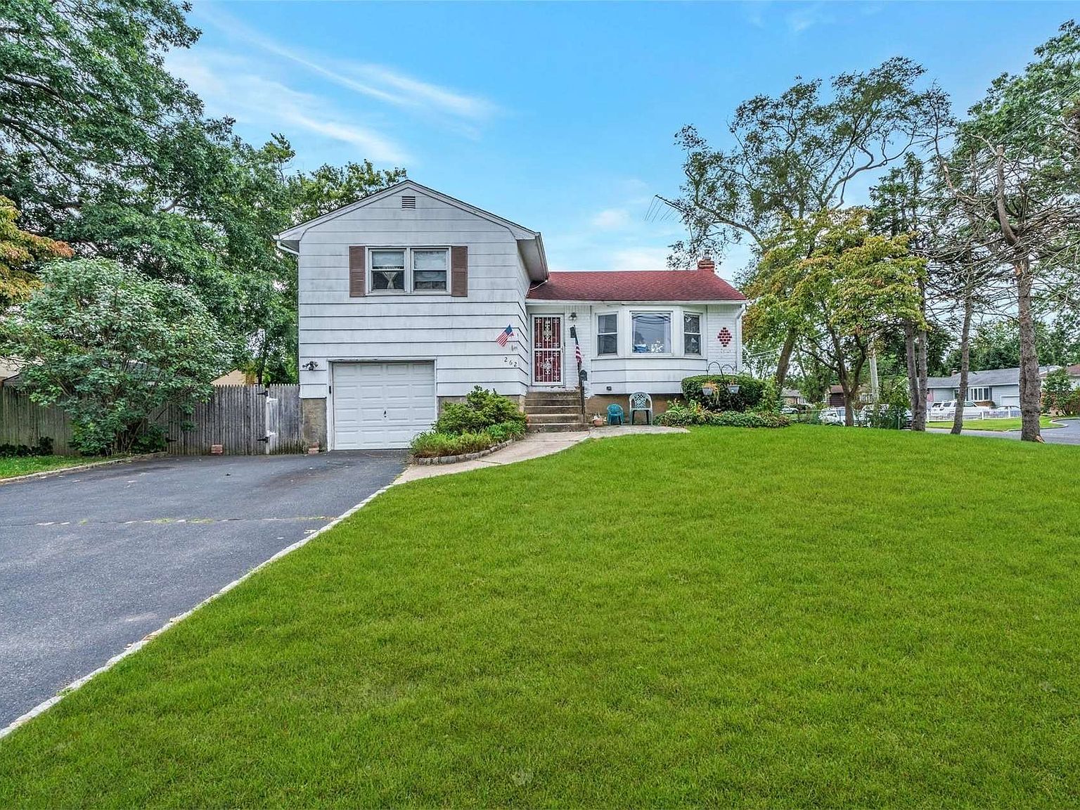 262 Grand Blvd, Deer Park, NY 11729 Zillow