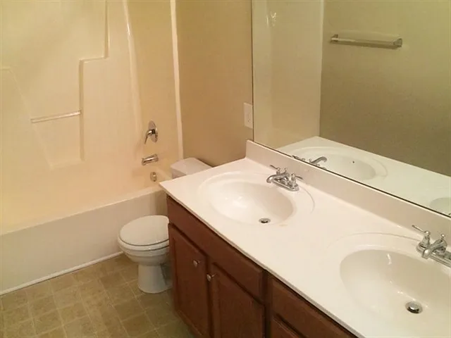 3919 Carolina Cherry Dr — Photo 12