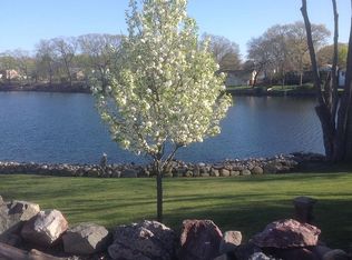 1204 Post Rd, Warwick, RI 02888