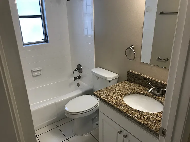 Citadel Apartments of Sarasota — Photo 21