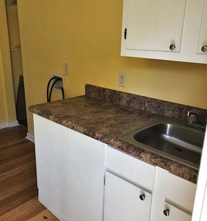 2nd image of 1680 Kansas St APT 9