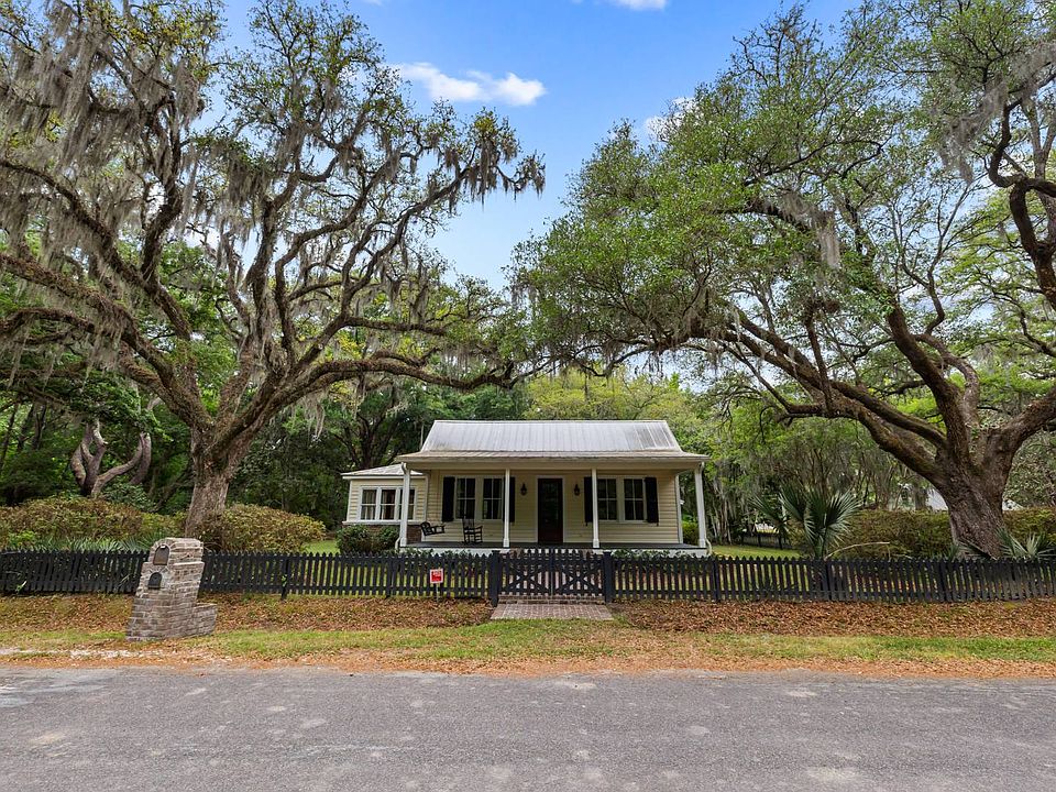 1st image of 1095 Hughes Rd