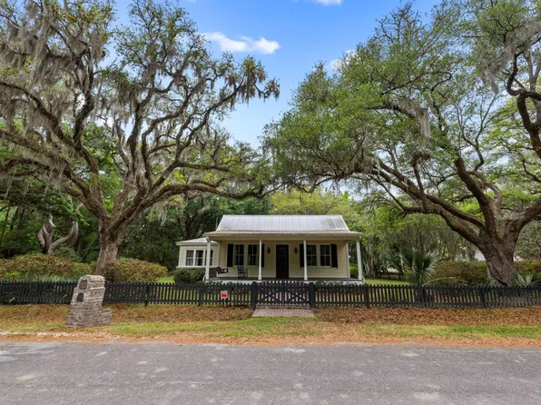 1095 Hughes Rd, Johns Island, SC 29455