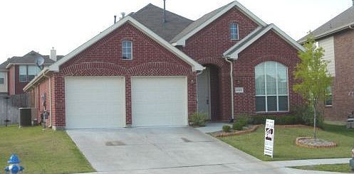 1st image of 6303 Lakewood Dr
