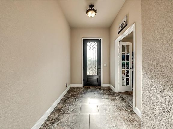 5th image of 505 Linda St