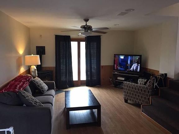 3rd image of 2775 Southwestern Blvd