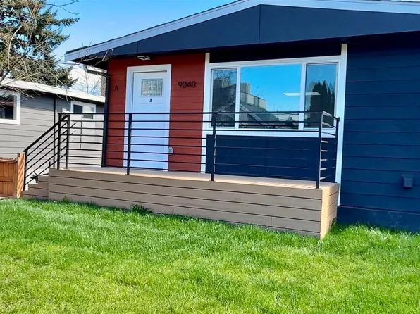 9040 17th Avenue SW, Seattle, WA 98106