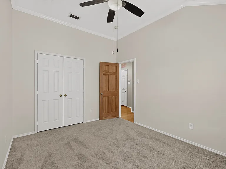 2312 London Dr — Photo 23