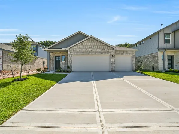 240 Harlingen Dr, Magnolia, TX 77354