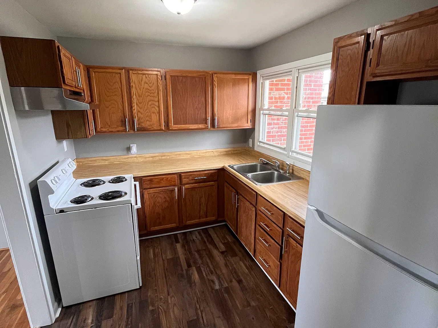 2 bed, $895 — Photo 3