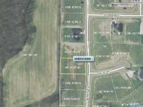 679 Burning Tree Dr, Defiance, OH 43512