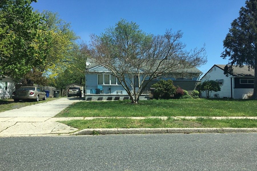 1st image of 220 Moldoff Rd