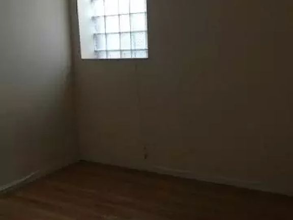 4th image of 2531 W Walton St #1