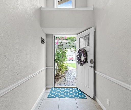 2nd image of 39 Emerald Ct