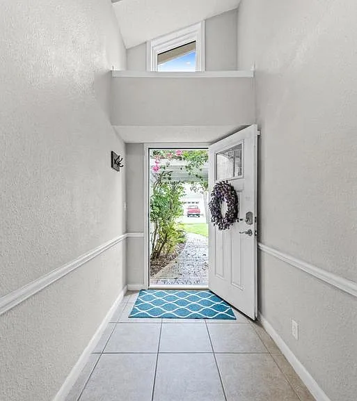 39 Emerald Ct — Photo 2