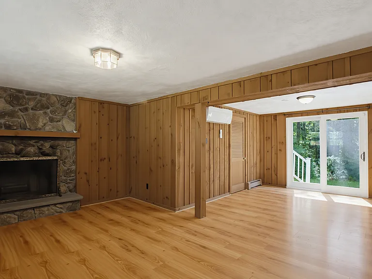 37 Woodbury Rd — Photo 18