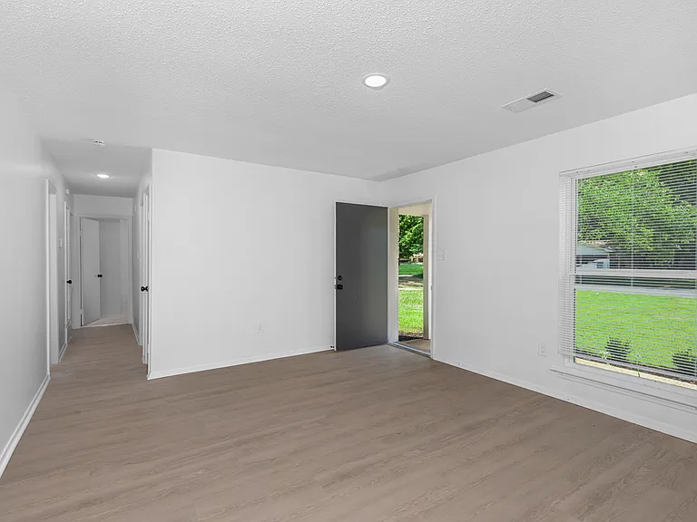 5340 Lakeview Cv — Photo 24