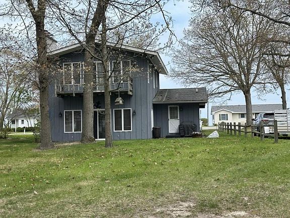 3rd image of 4043 Port Austin Rd