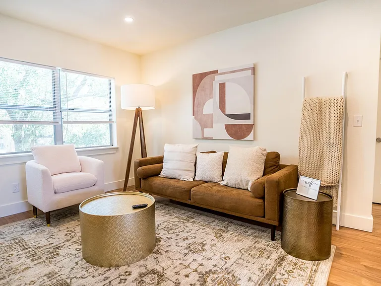 2160 Riverside Ave #3 — Photo 8