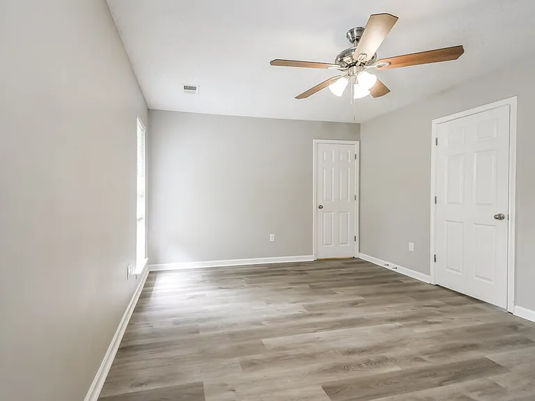 8274 Park Pike Dr — Photo 9