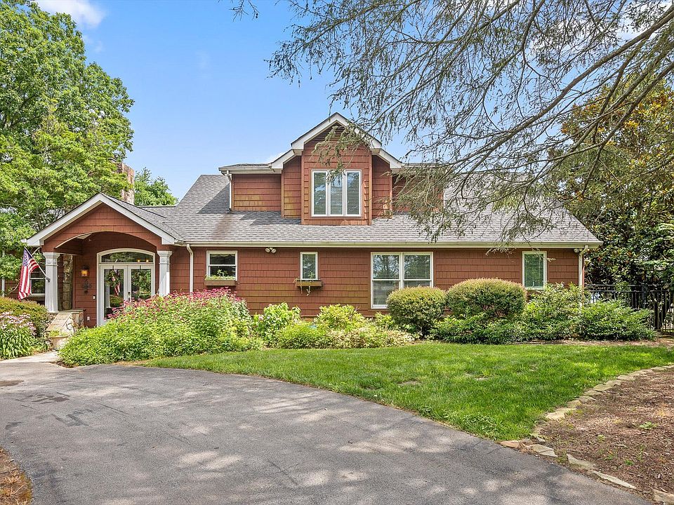 1st image of 212 N Palisades Dr