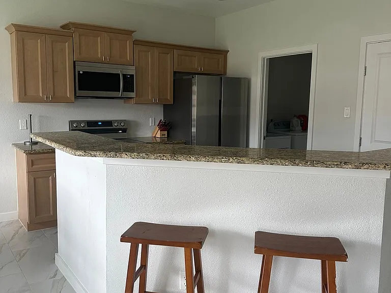 8106 Hawthorn — Photo 3