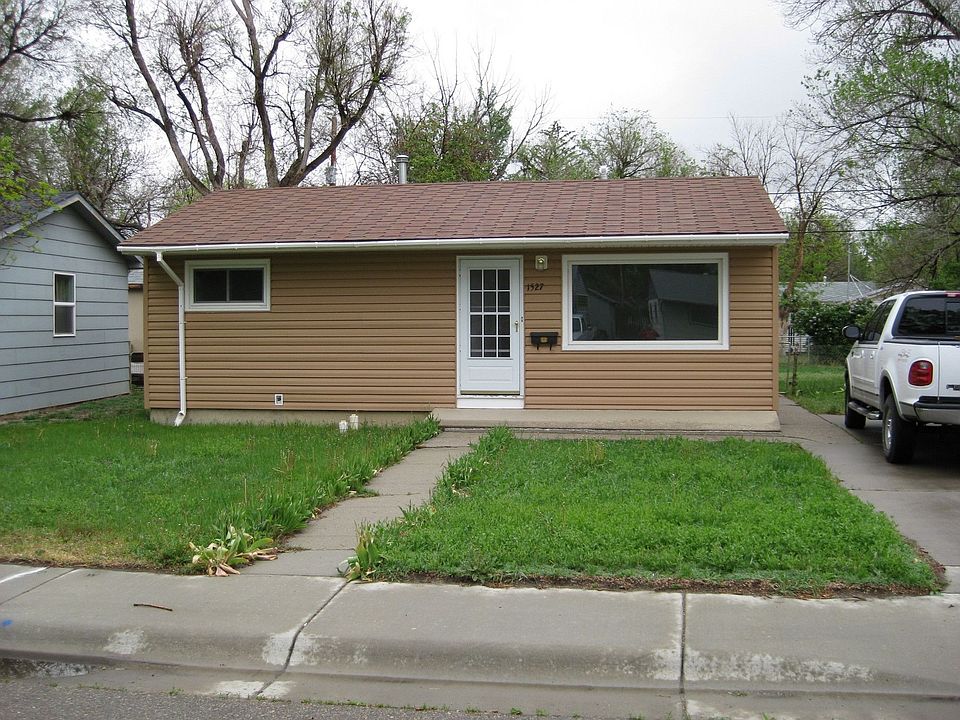 Front of 1527 Custer