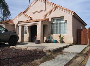 626 Periwinkle Ln, Perris, CA 92571
