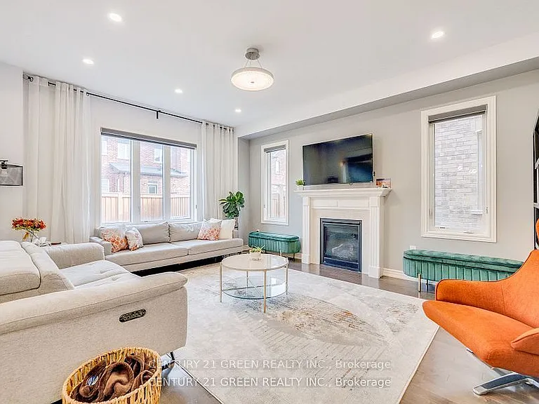 86 Colville Pl — Photo 8