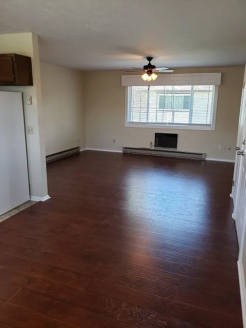 2 bed, 1.0 bath, $1,050 — Photo 4