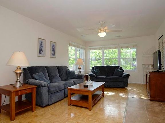 Living Room/ Dining Room Combo
