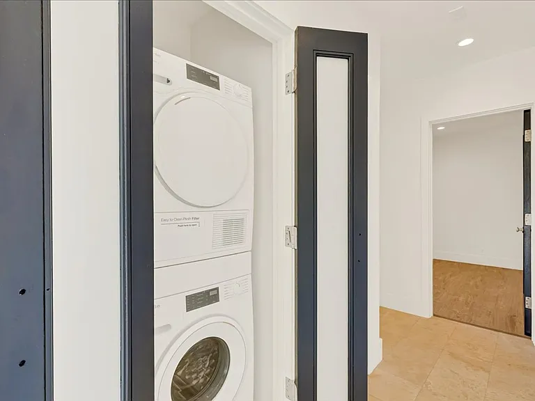 210 S Hamilton Dr #9 — Photo 8