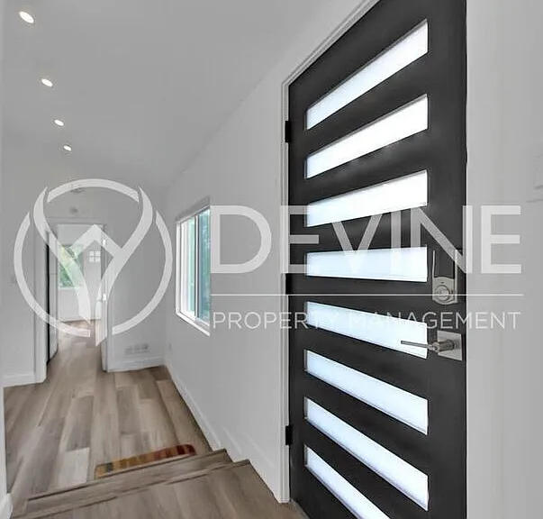 3026 Greenfield Ave — Photo 15