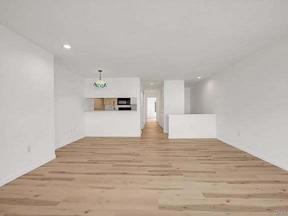 4th image of 242-07A Oak Park Drive