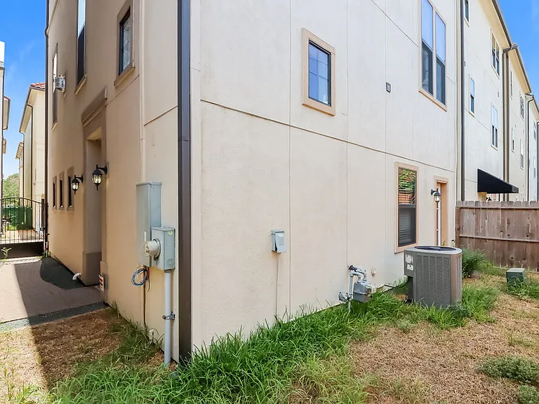 7226 Laguna Villas — Photo 17