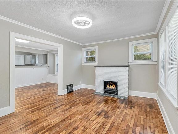 4th image of 8032 Garfield Ave