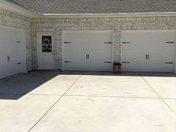 3 car garage