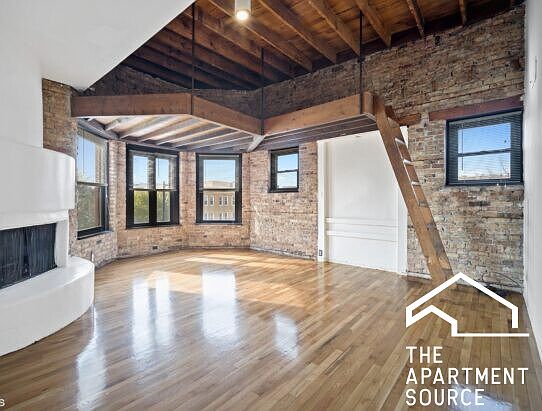 3rd image of 558 W Wellington Ave #N2