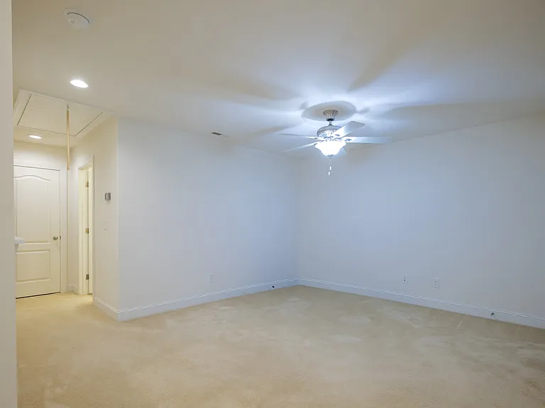 411 Alamosa Pl — Photo 48