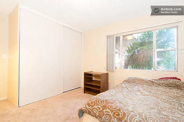 Photo 2 of 11 - 640 Elm Ave #2 - Long Beach, CA Building Photo - 640 Elm Ave #2
