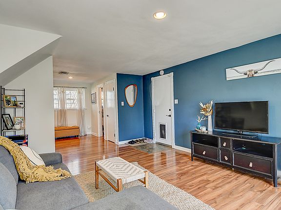 4th image of 3713 Virginius Dr