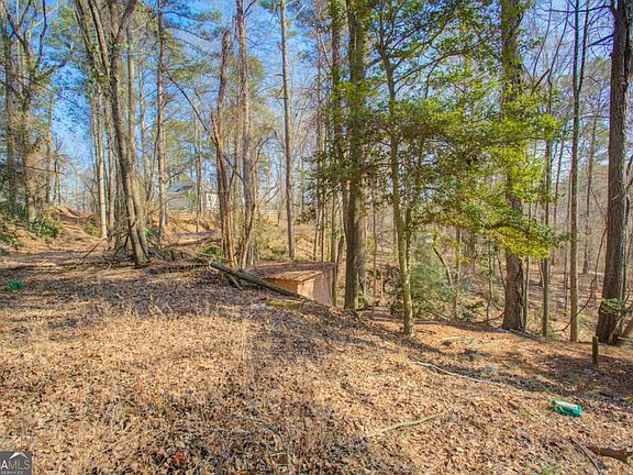 3rd image of 20 Pine Forest Cir