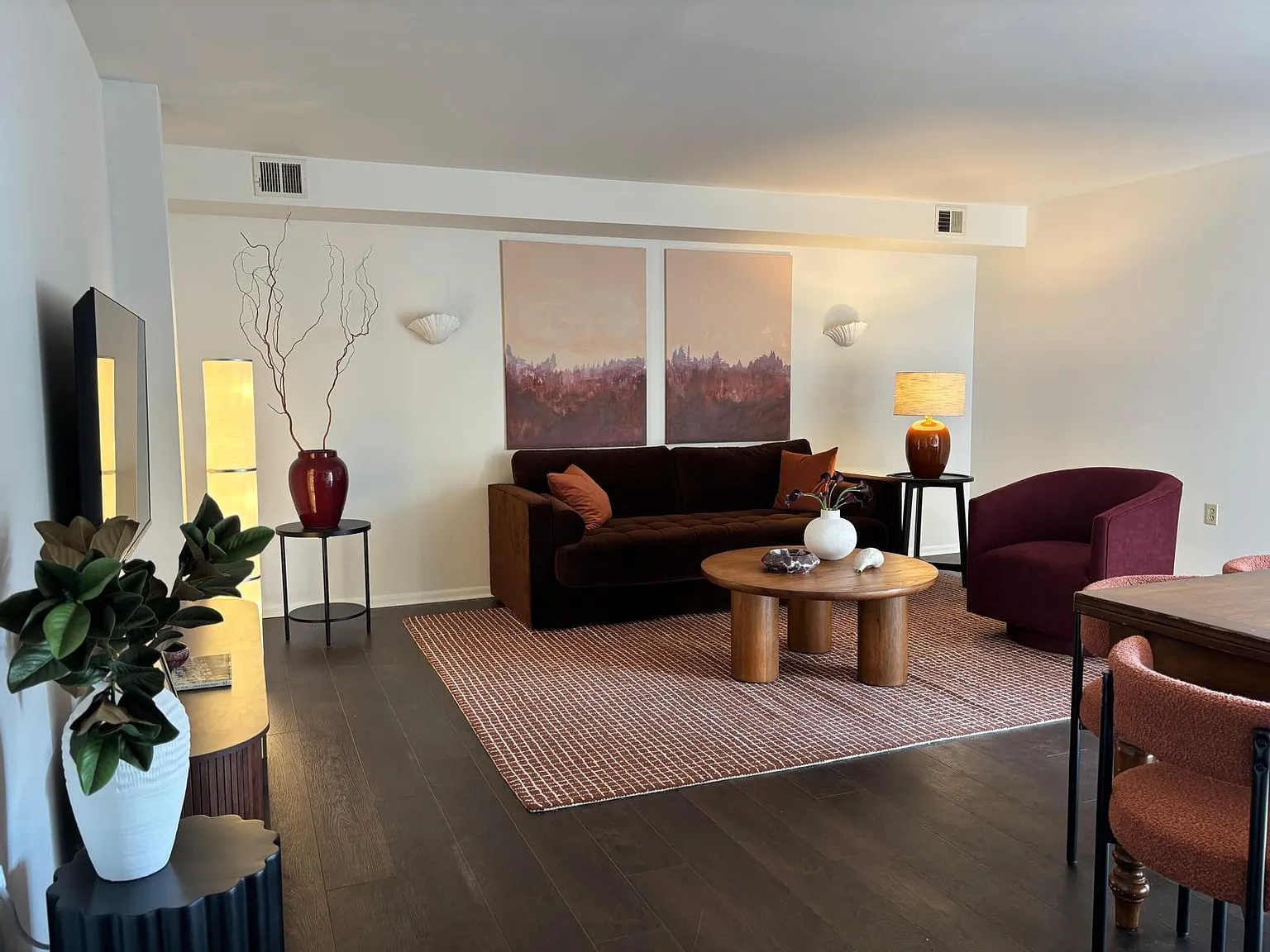 2 bed, $10,000 — Photo 2