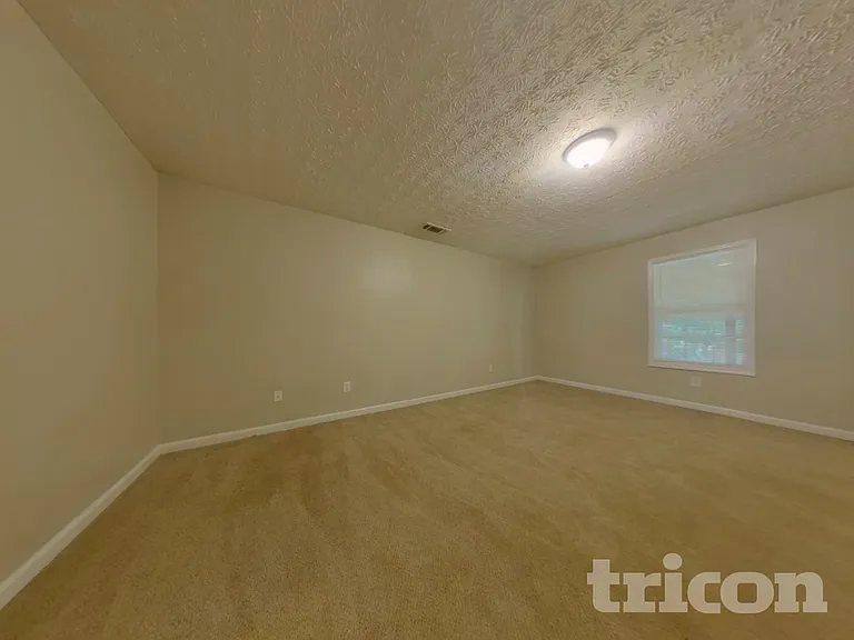 1619 Spring Hill Ct — Photo 18