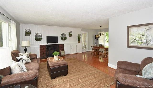 1st image of 107 N Westover Dr