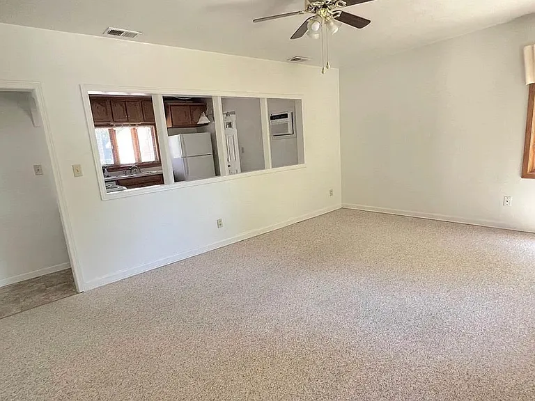 1028 Grand Ave — Photo 3