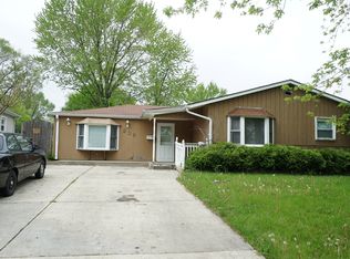 808 Salem Ln, Carpentersville, IL 60110